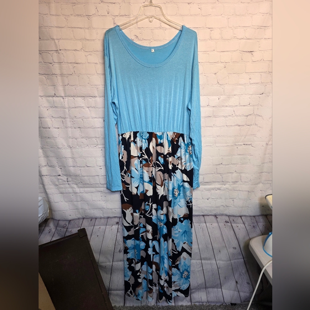 Boutique/ Blue Floral Long Sleeve Dress